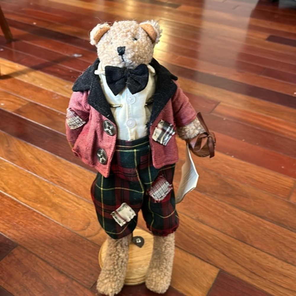 EUC with tags Teddy Tompkins Collectible Bear “Humphrey” with display stand